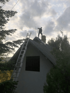Curățarea coșului de fum — de câte ori pe an și cum se face corect